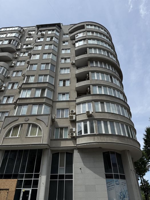 Продаж великой квартири в ЖК Адмірал