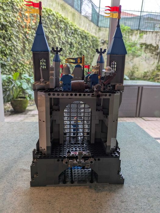 Castelo tipo lego Dragão Azul