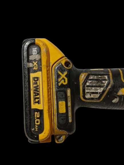 Szlifierka kątowa DeWALT DCG405FN