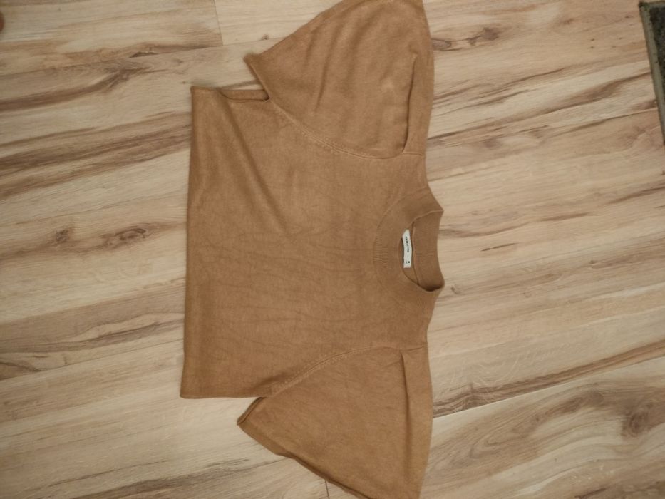 Piękna Reserved nietypowe rękawki