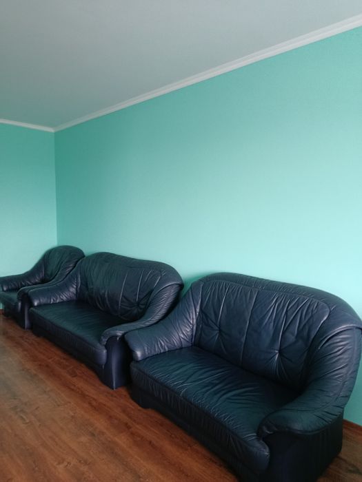 Продам шкіряний диван 3-ка,2-ка,1-ка.