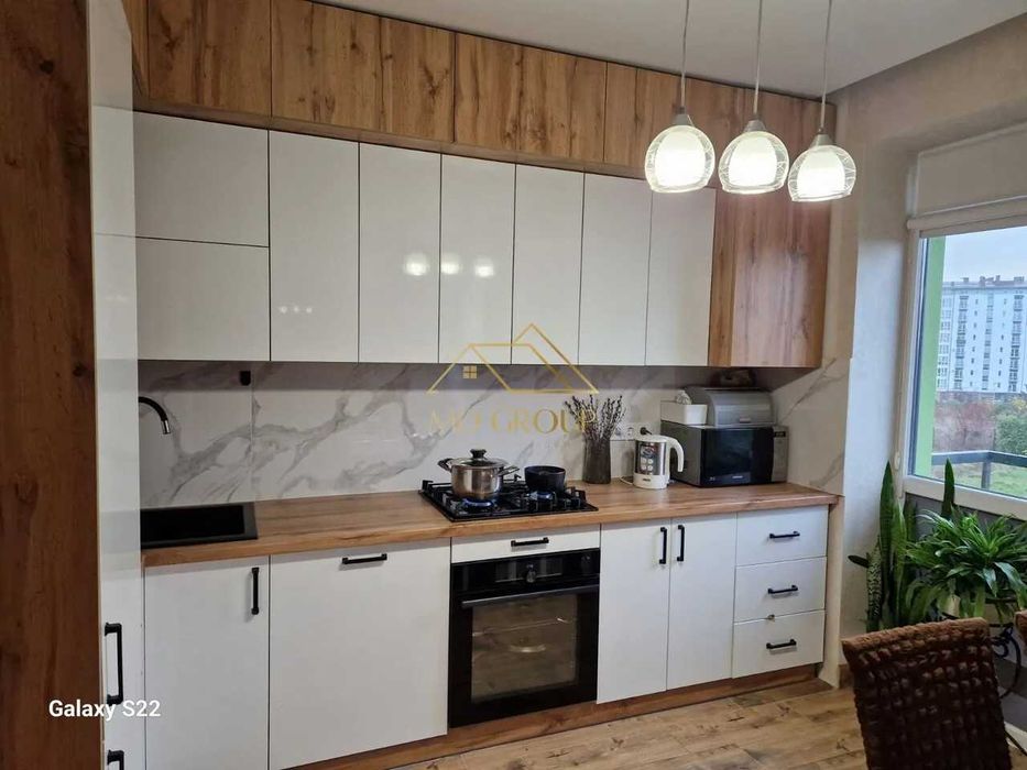 Терміновий продаж таунхаусу 101 м2 з гаражем. Ремонт, меблі та техніка