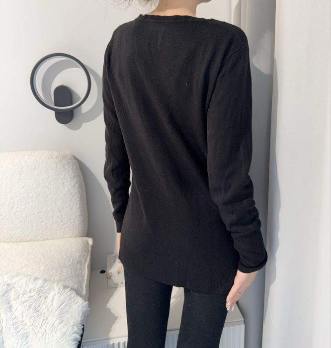 Bluzka damska z dekoltem V