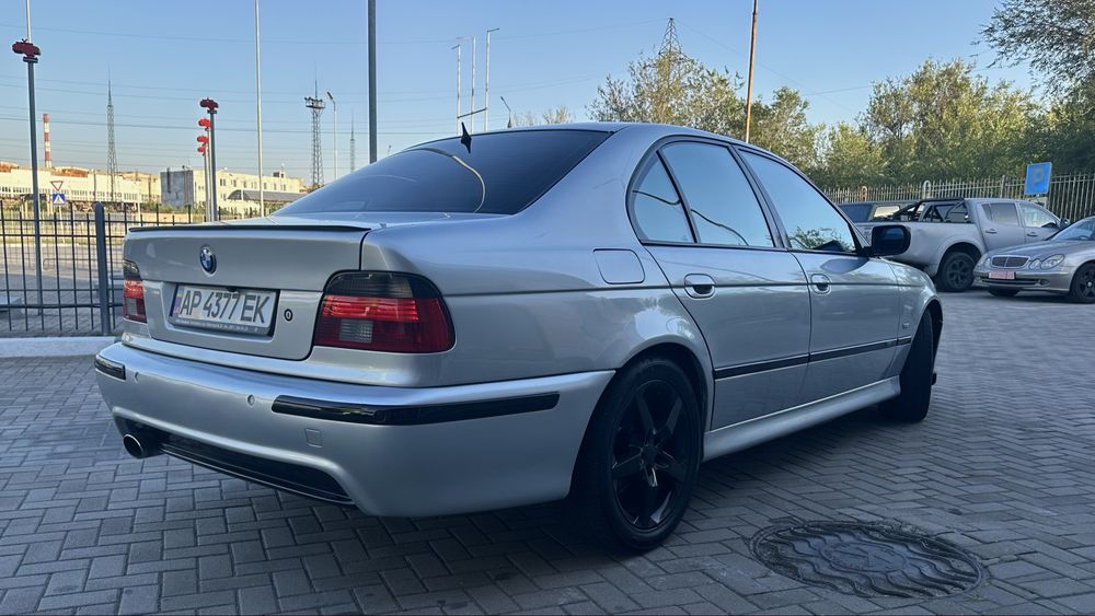 Продам BMW e39 535i