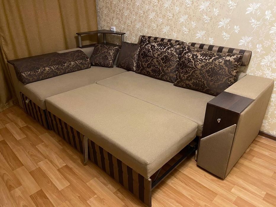 Продам диван с большим спальным местом
