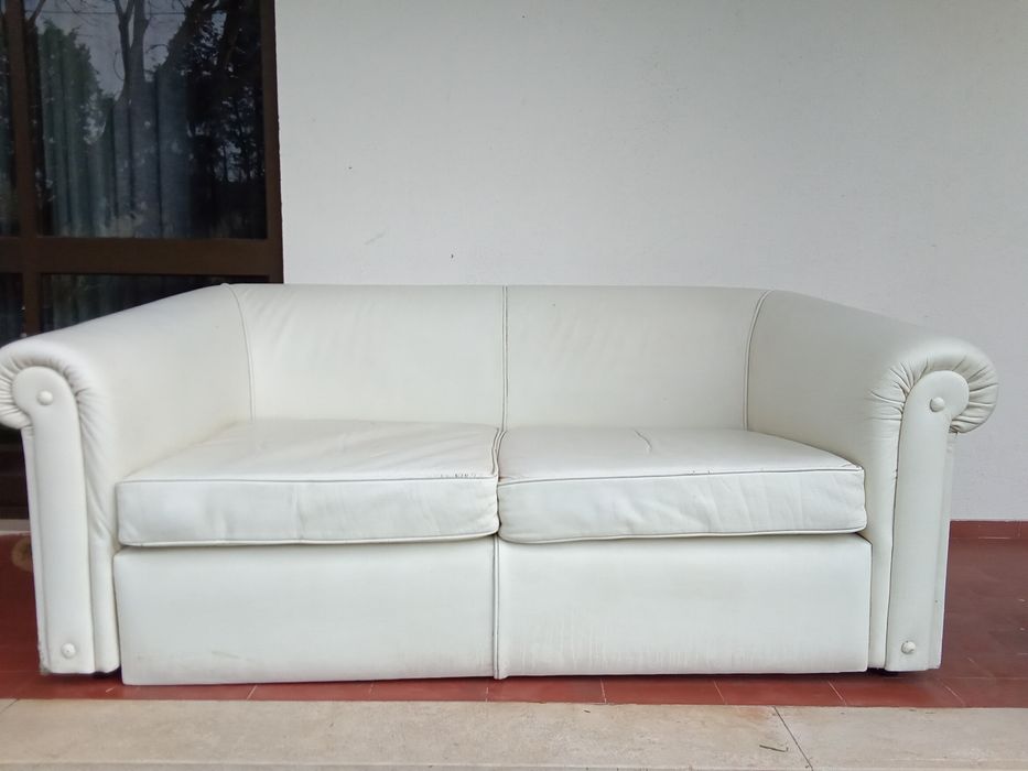 2 Sofás em pele(couro)