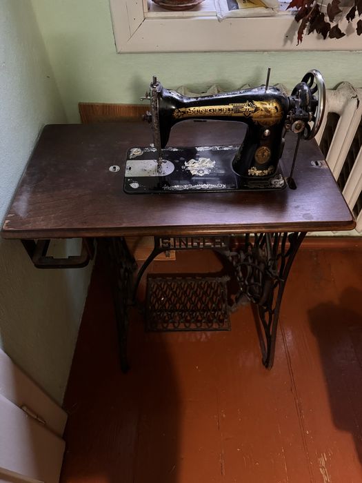 Швейна машина Singer