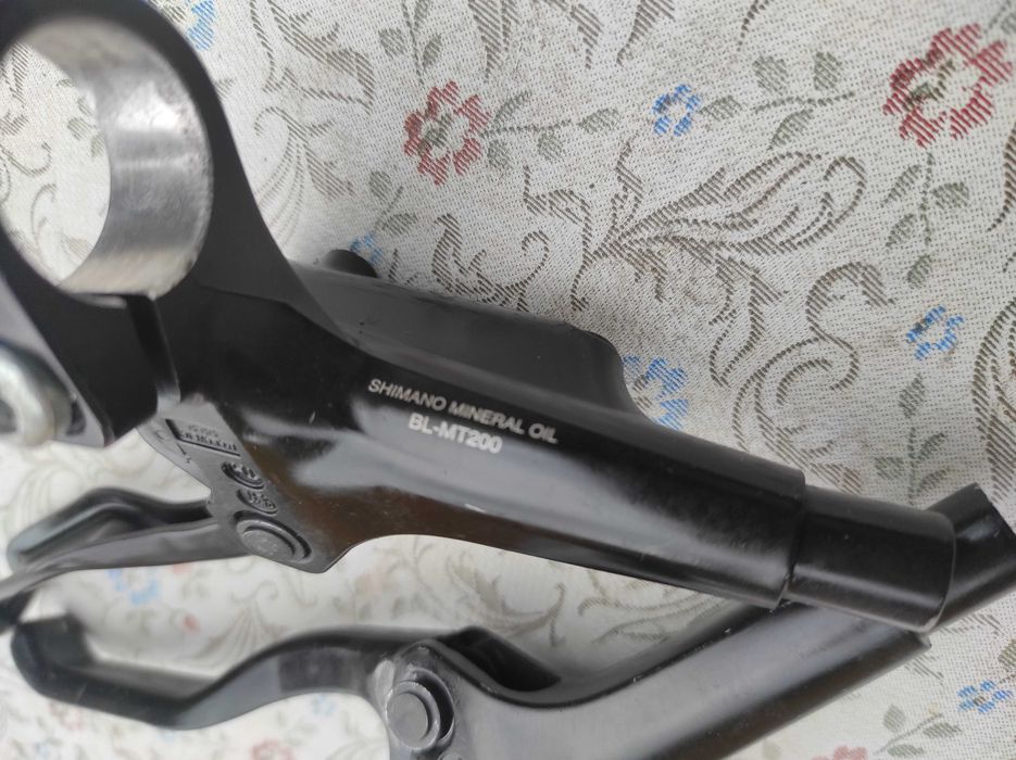 Ручки тормоза гидравл.Shimano BL-MT200 miniral oil (для гидравлики)