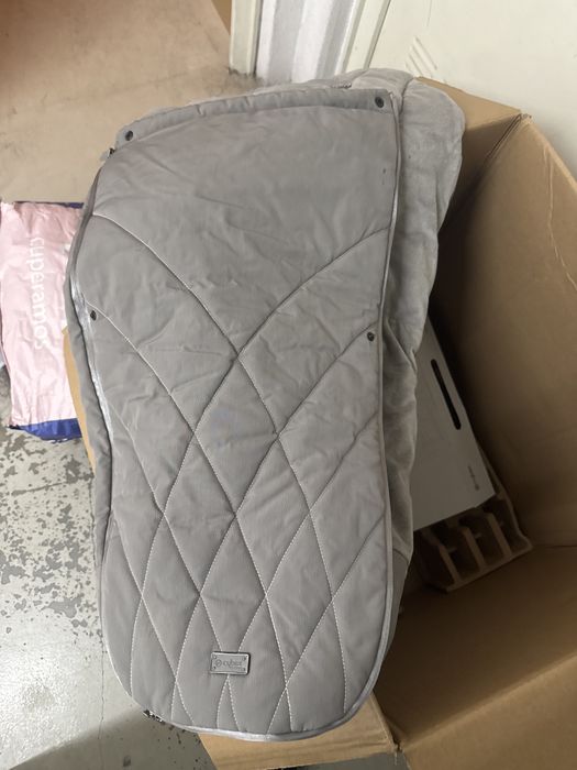 Cybex Priam Preto/Rose Gold – Carrinho Premium