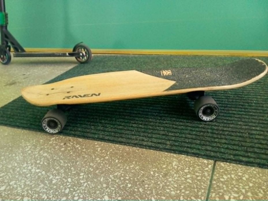 deskorolka longboard Raven
