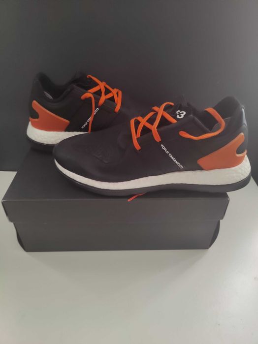 sapatos yeezy novos
