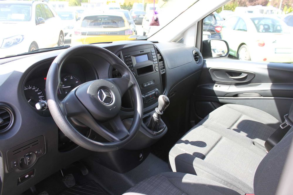 Wynajem busa 9 os. Mercedes Vito, pakiet minimum 2 tygodnie!