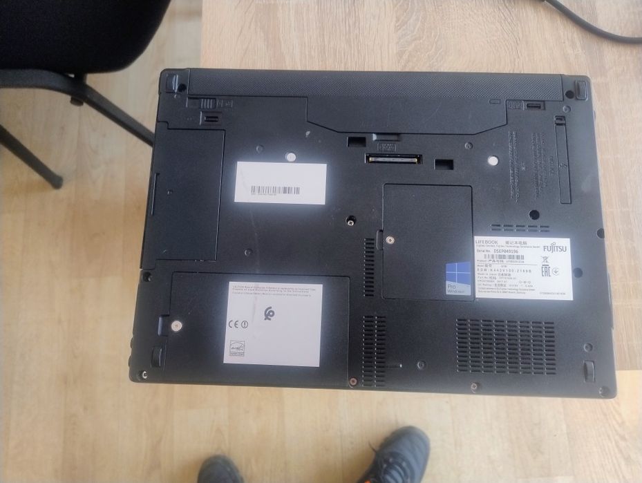 Ноутбук Fujitsu e736 9 годин АКБ ssd 128 hdd 250 13.3 дюйма