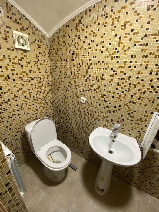 Продаж комерційного приміщення,в центрі.