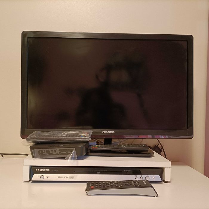 Tv led 60cm 24" + DVD + aparelho TDT