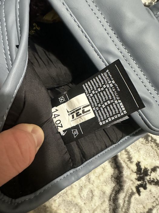 Перчатки Venom 14 OZ