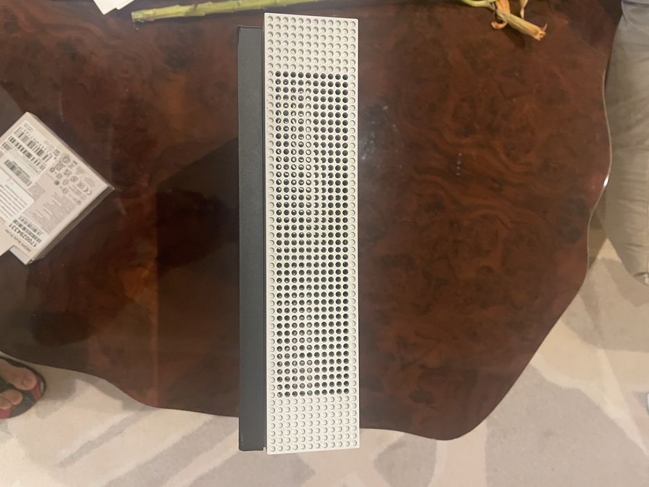 Xbox One S (2016) – 1TB – Sem comandos