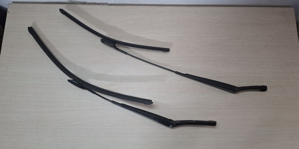 Ramię wycieraczki passat B6
