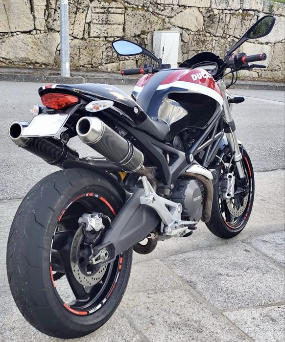 Ducati moster 696