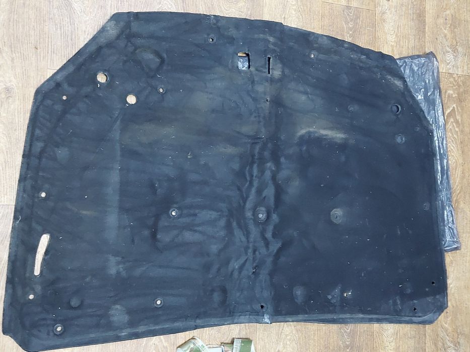 Продам утеплювач капота Пріора 2170.