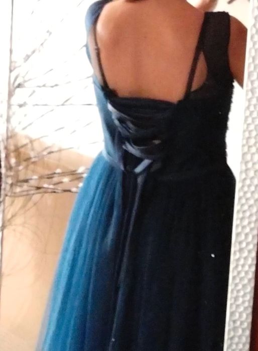 Suknia z wiązanym tyłem