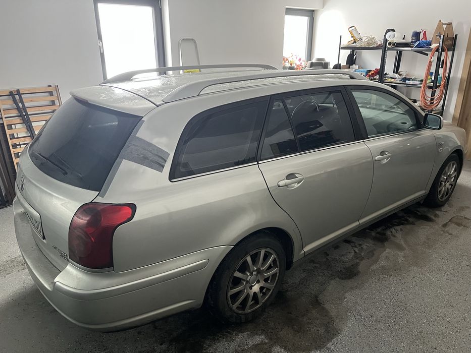 Sprzedam Toyota Avensis 2.0D