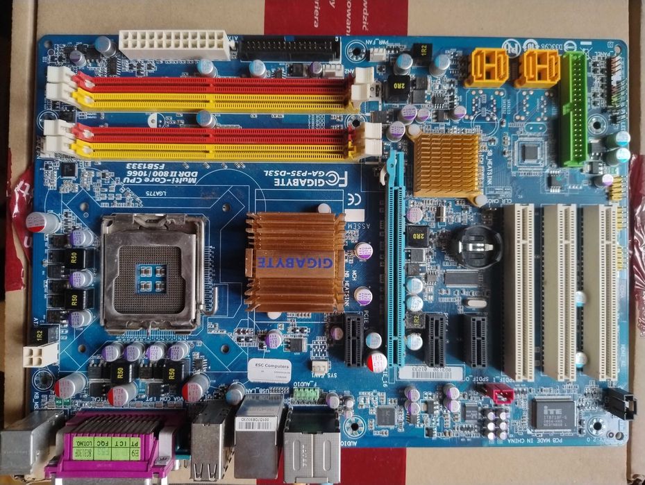 Uszkodzona płyta główna Gigabyte GA-P35-DS3L rev2.0 i Gigabyte GA-EP45-UD3LR rev1.0