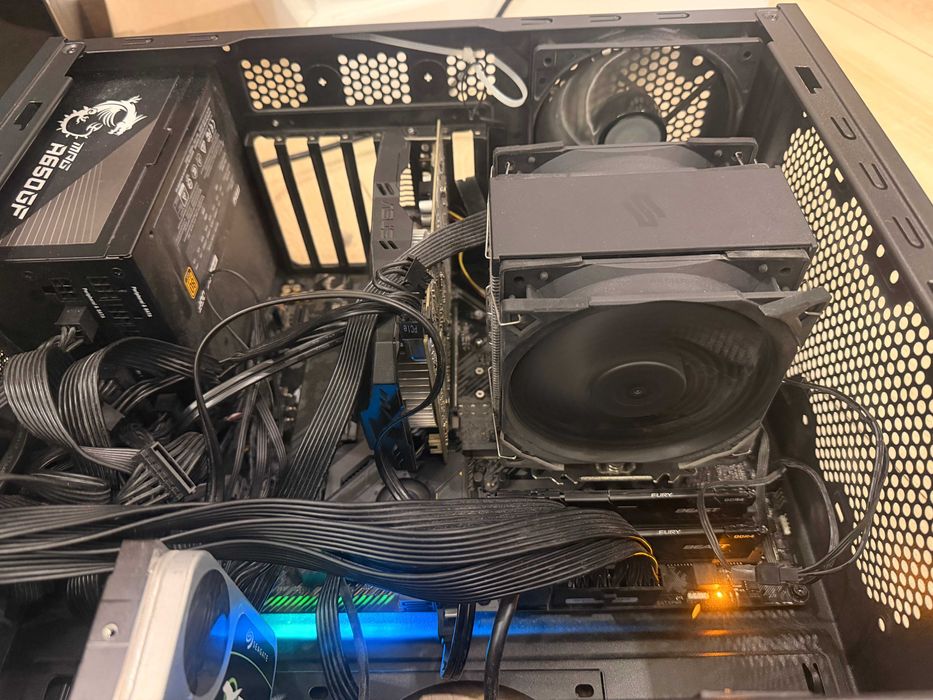 Komputer Ryzen 9 3900X / 64GB RAM / 16,5TB SSD+HDD / X570 WiFi