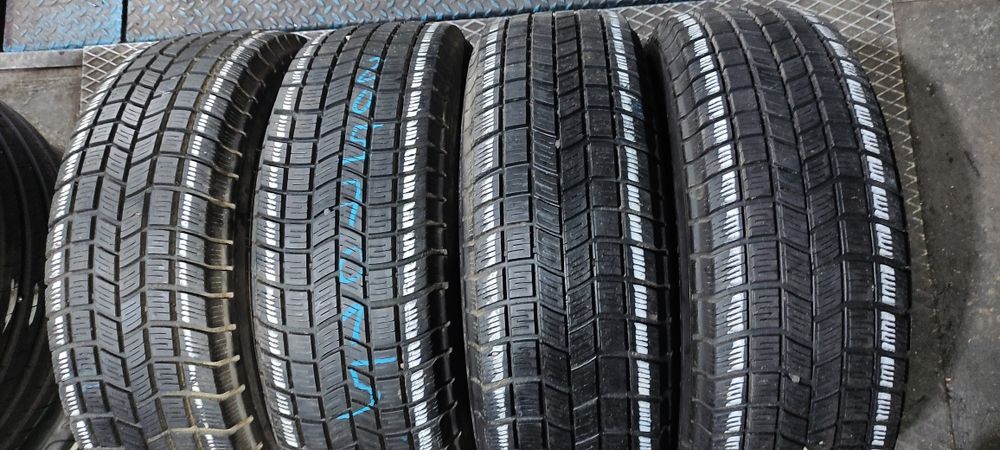 Pneus 205/70/15 semi novos