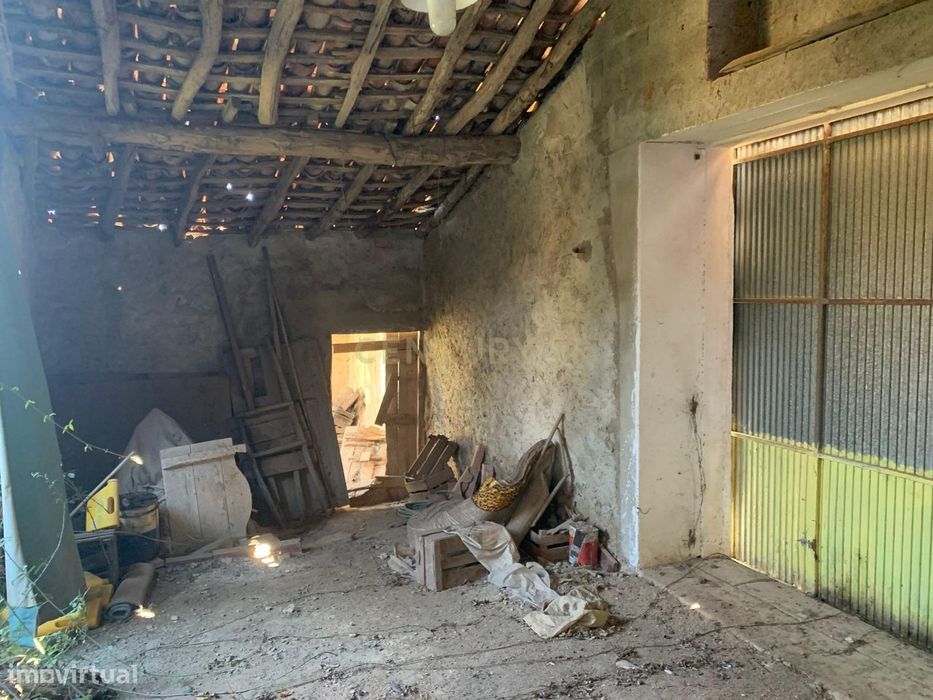 Ruína de Moradia com Potencial de Reconstrução em Poços de Baixo, Frei