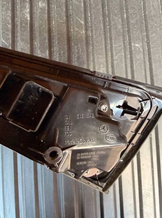 Lampa tylna komplet Mercedes-Benz E W214 (2024)