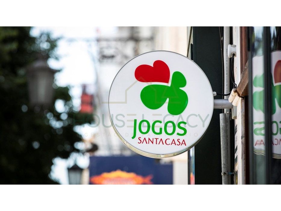 Cafetaria com jogos Santa Casa para trespasse