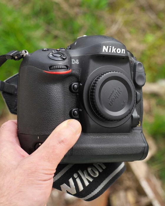 Nikon D4 full-frame camera 57,5т. кадров