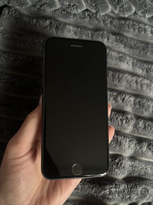 iPhone 8 батарея 100%