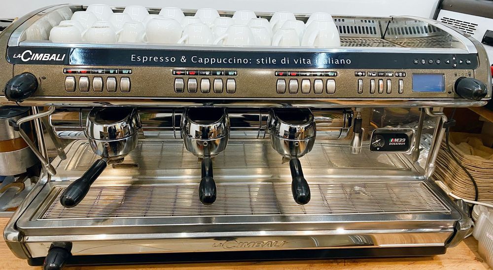Професійна кавомашина La Cimbali M39 Dosatron 3GR (Італія)