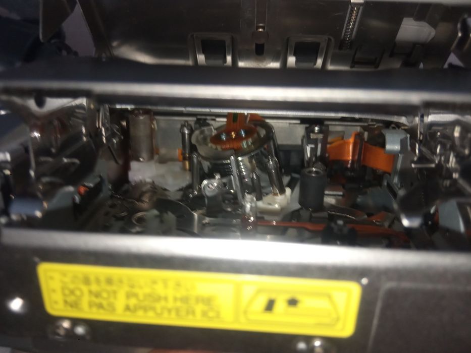 Видеокамера JVC GR-D320E