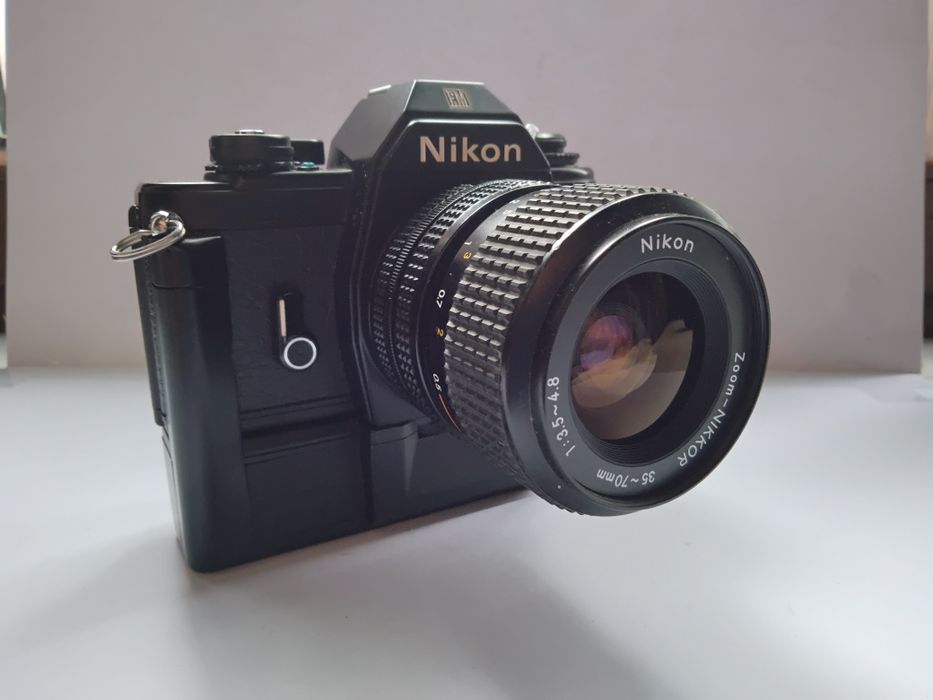 Плёночная фотокамера "Nikon EM"