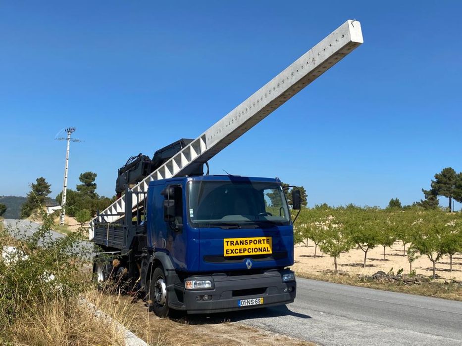 Vendo Camião Renault com grua Hiab 260