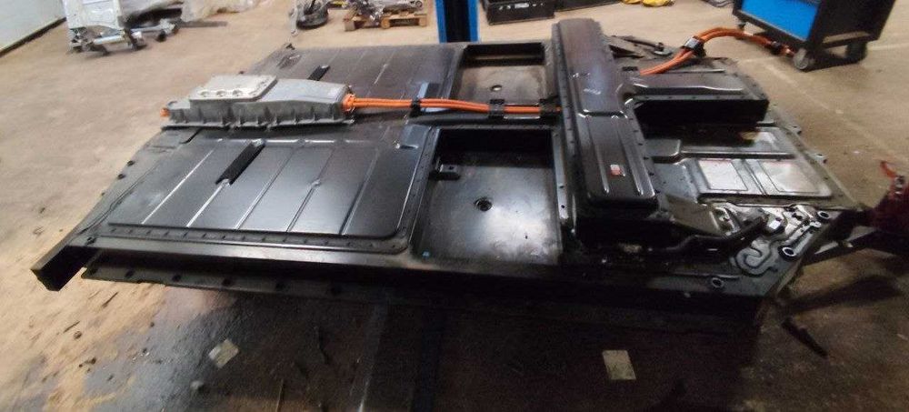 Porsche Taycan Turbo S 2021 – akumulator 93 kWh, 129 Ah (5 000 mil)