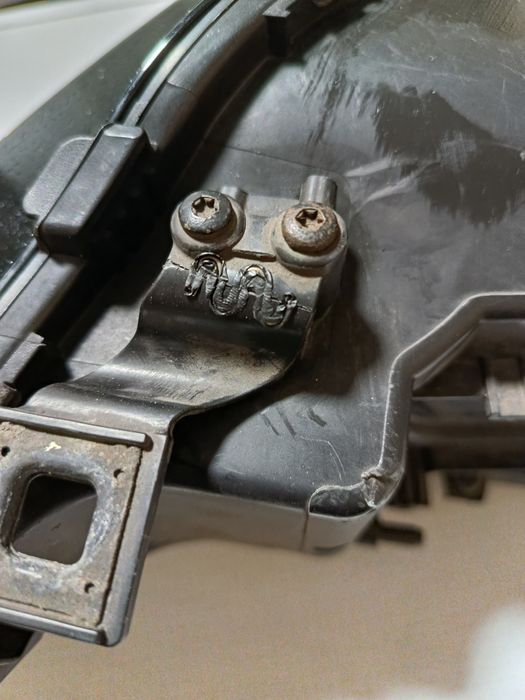 Фара ауді а4 в8 права