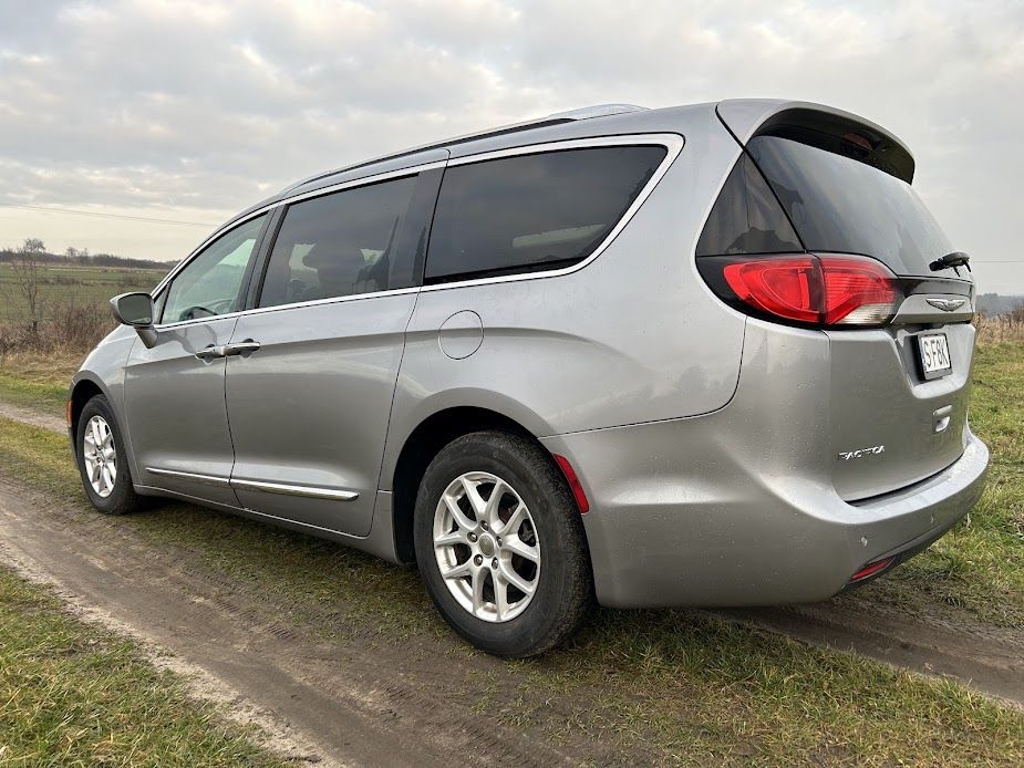 Chrysler Pacifica Mały Przebieg - Perfekt Stan.
