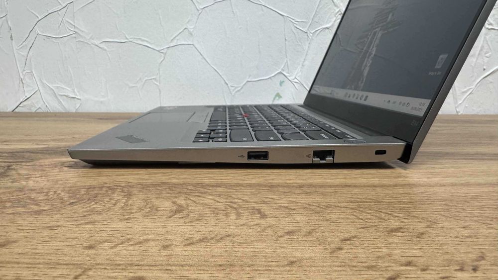 Lenovo ThinkPad E14 G2 – Ryzen 5 5625U, 16GB RAM, SSD 128GB + 256GB