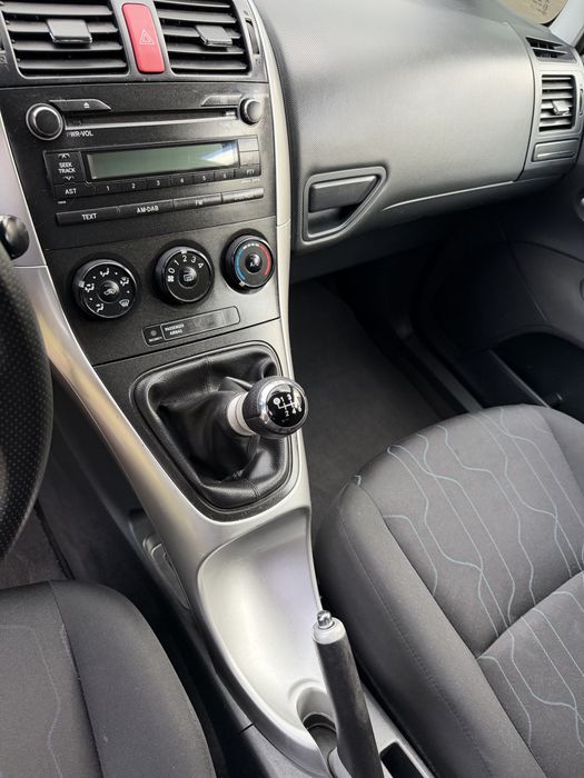 Тоyota Auris 2010 рік