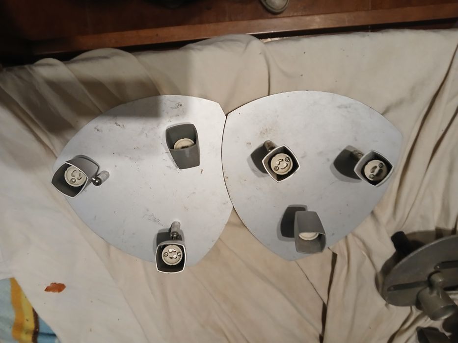 candeeiro no estado que se encontra-se nas fotografias