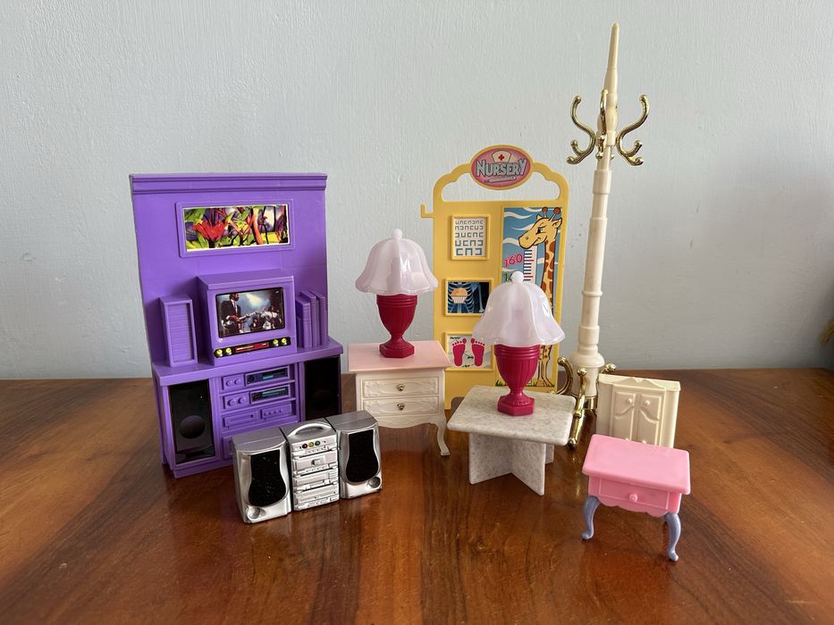 Меблі для будиночку Barbie