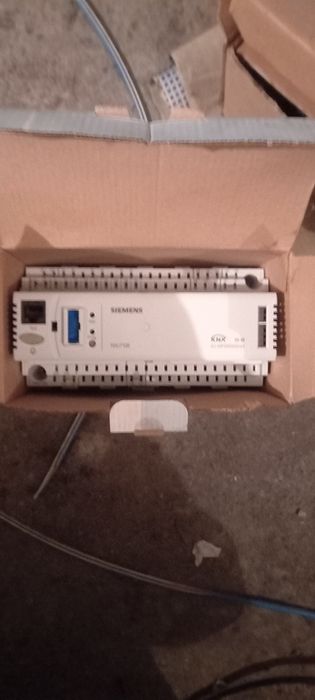 Regulator uniwersalny SIEMENS RMU710B-4
Witam.

Mam do sprzedania regu