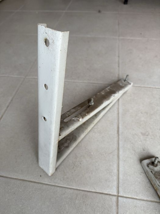 Кріплення для кондиціонера