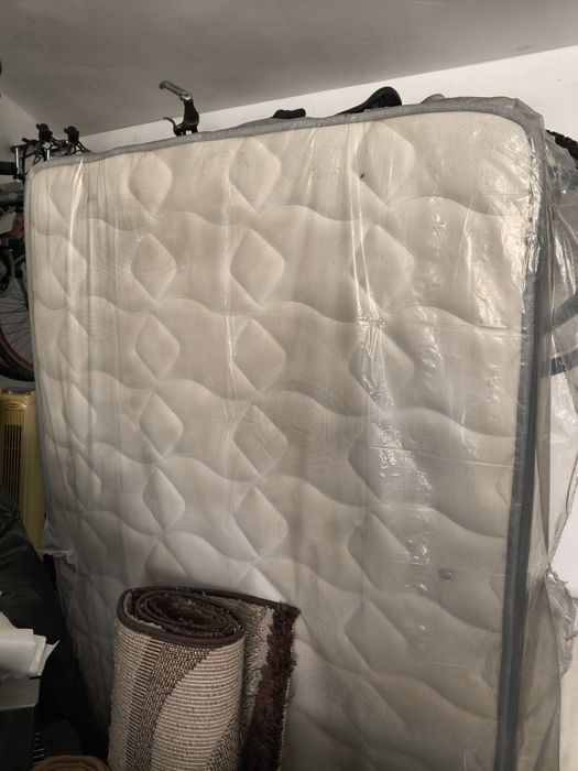 Colchão de solteiro com pouco uso