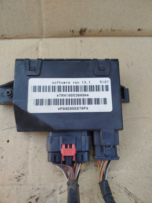 Блок керування кришкою багажника P04686687AP Dodge Caravan 4