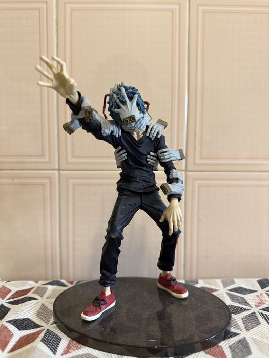 Estatua do Shigaraki